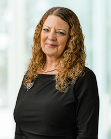 Headshot of Linda Gates-Striby